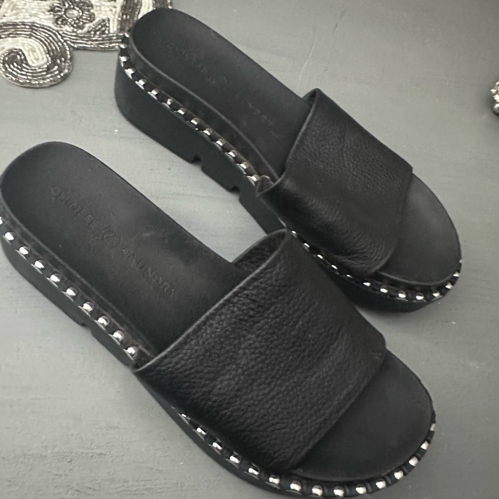 Chinese laundry black slide with silver detailing